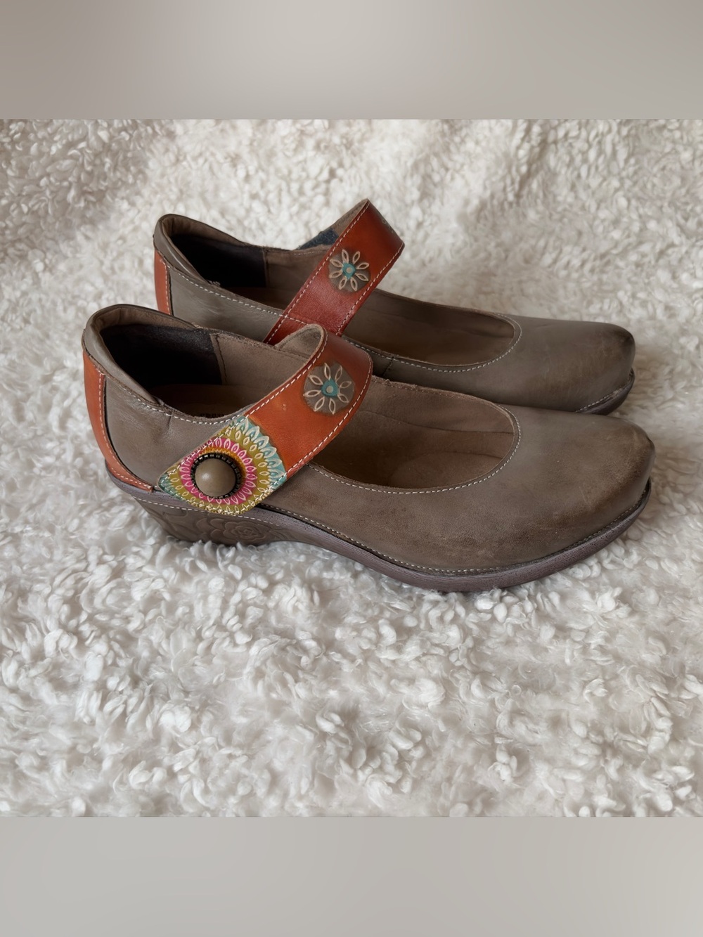 L’Artiste Spring Step Taupe Mary Jane Wedges, Orange Strap Accents women’s 39